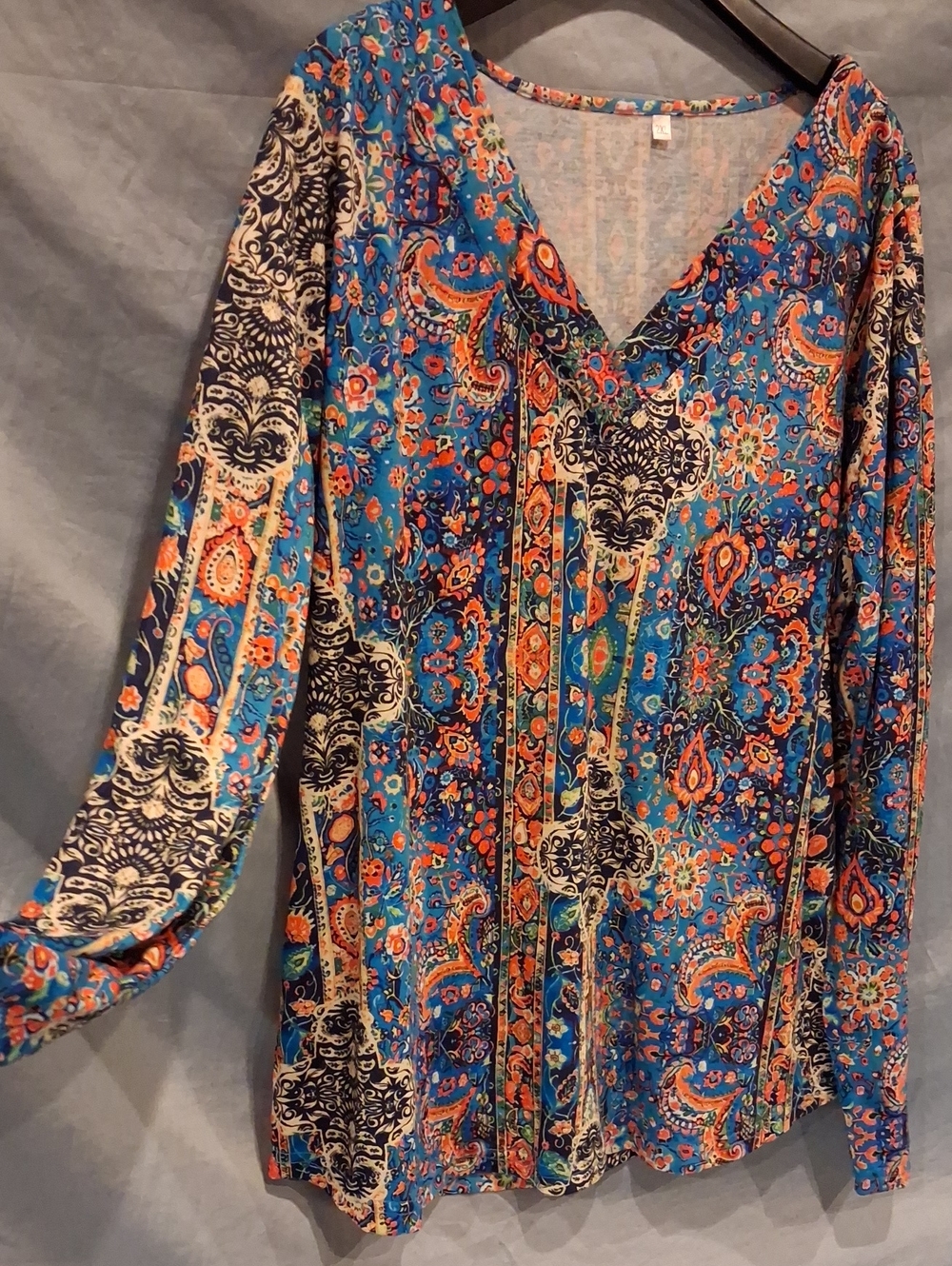 Boho Paisley Designs V-Neck Long Sleeve Top Size 2XL Crazy Paisley Multi Colors